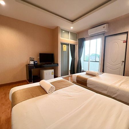 Inspire House Hotel Чиангмай Екстериор снимка