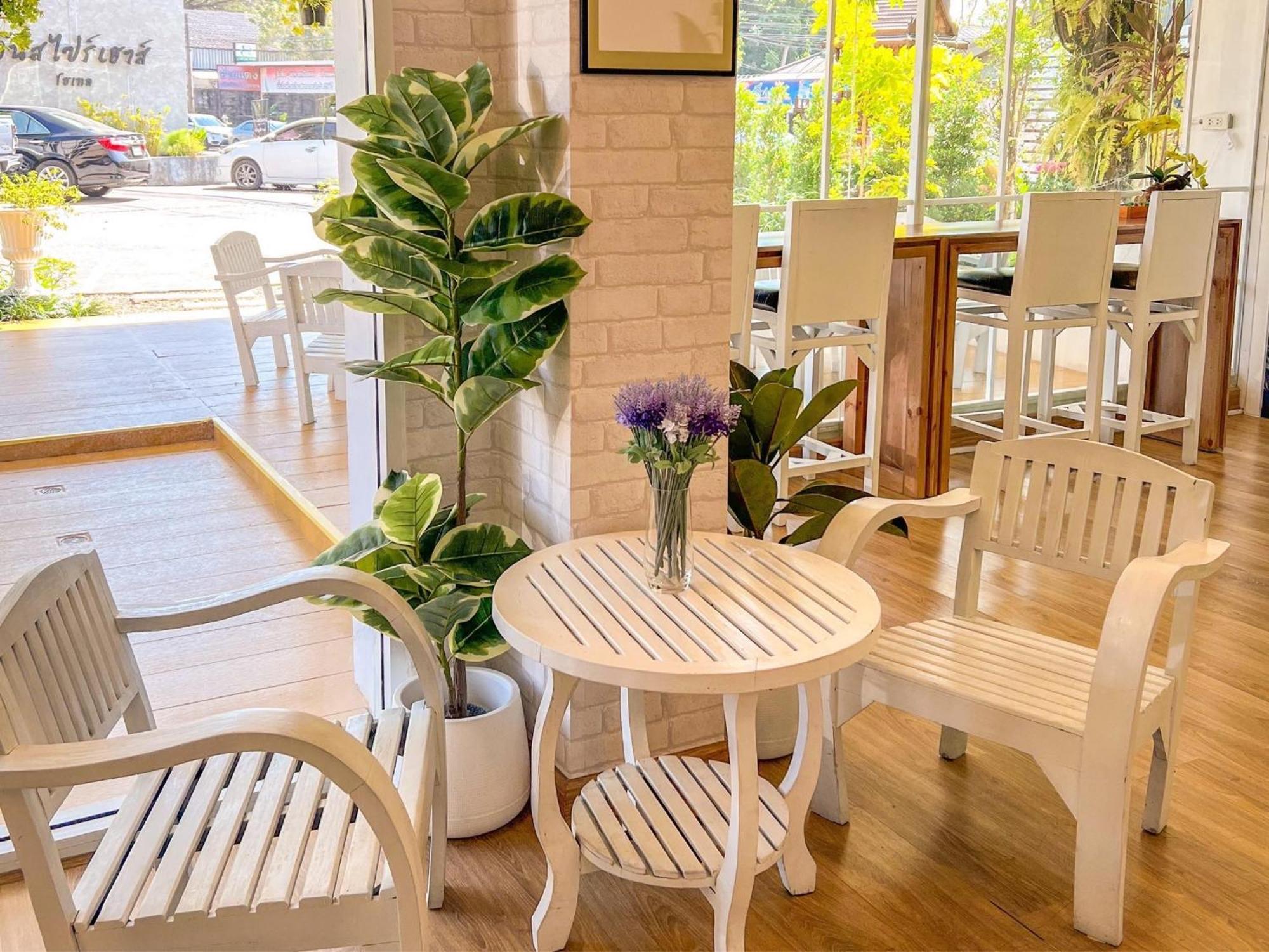 Inspire House Hotel Чиангмай Екстериор снимка