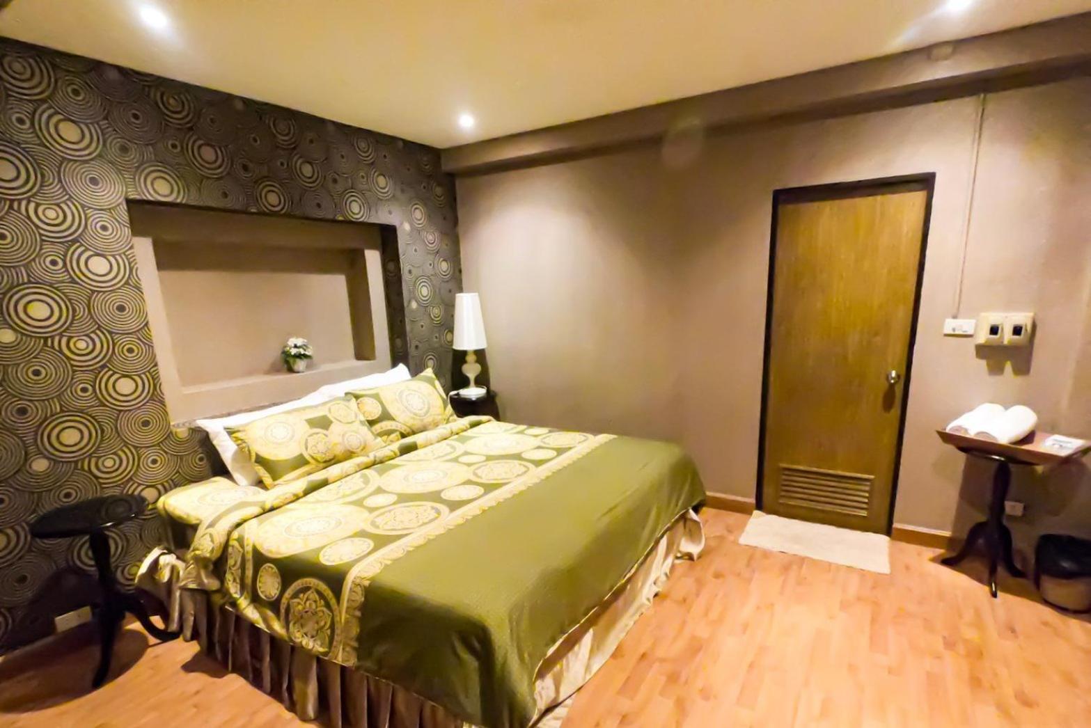 Inspire House Hotel Чиангмай Екстериор снимка
