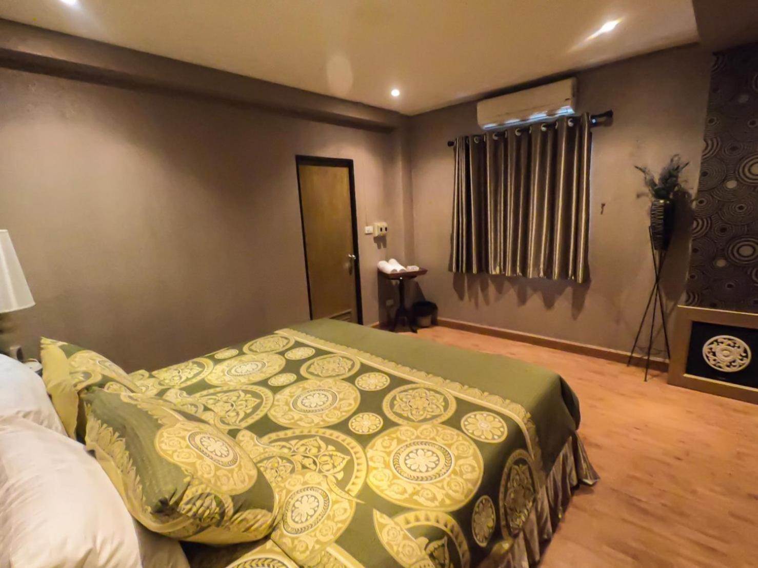 Inspire House Hotel Чиангмай Екстериор снимка