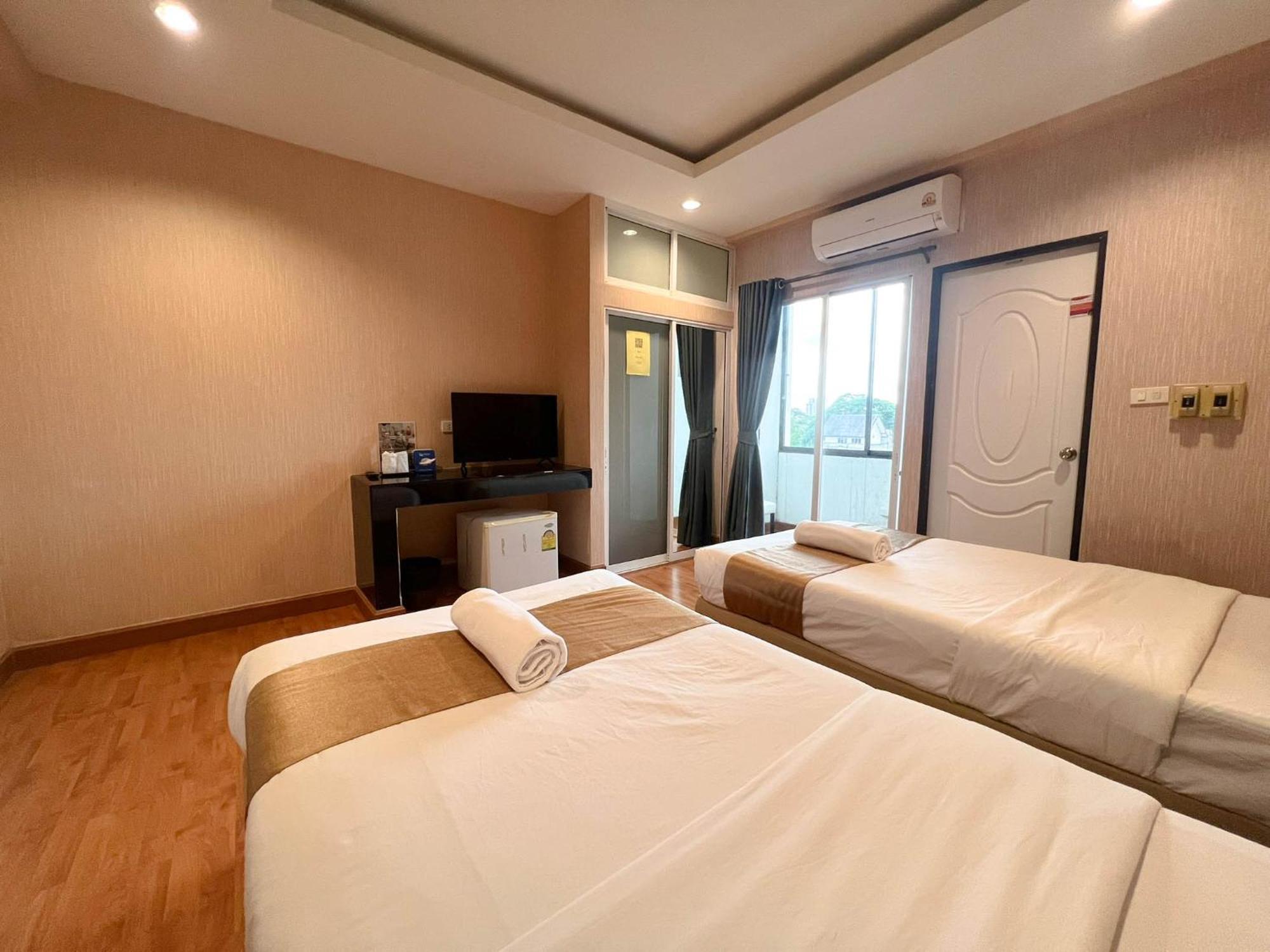 Inspire House Hotel Чиангмай Екстериор снимка