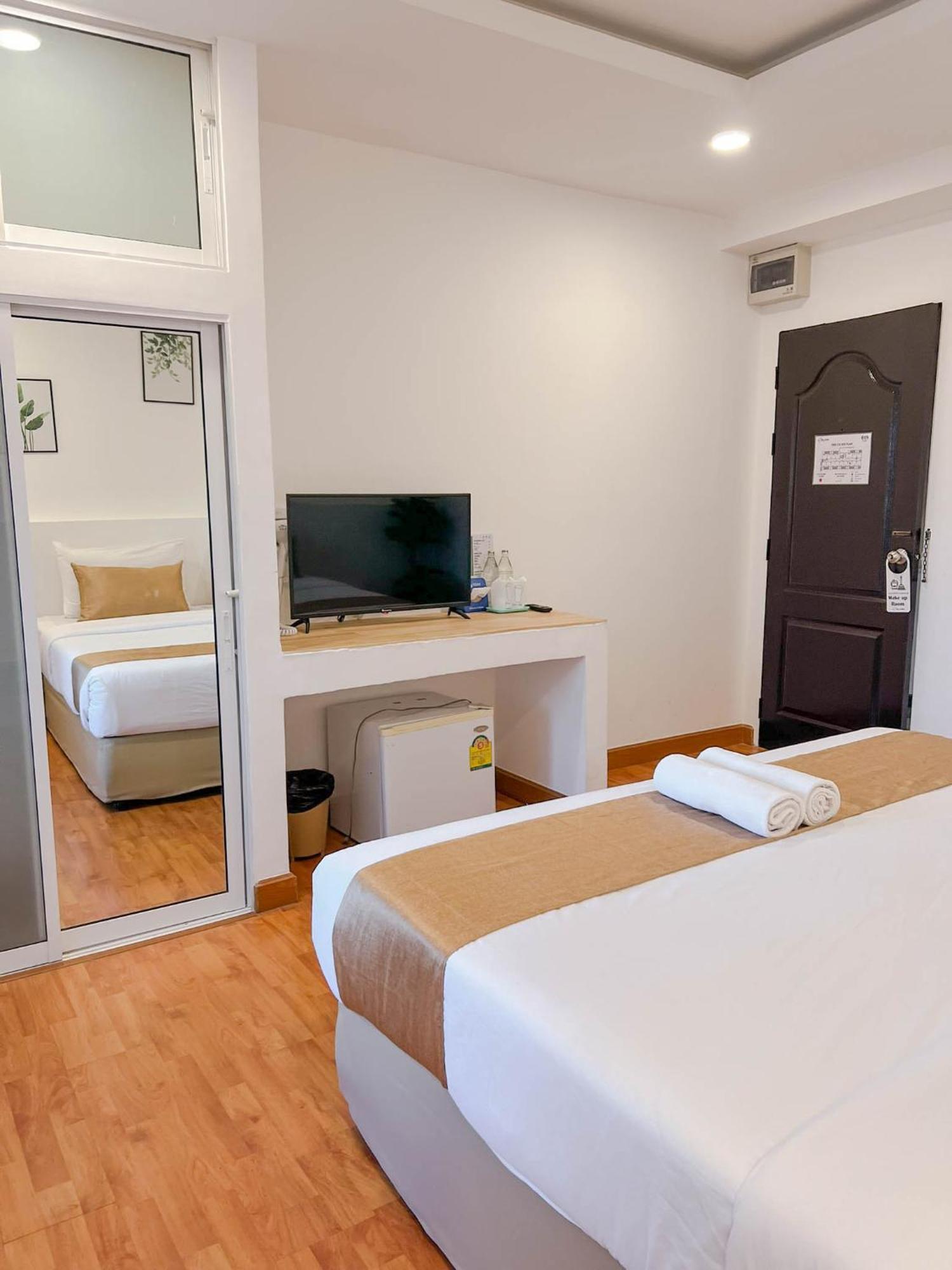 Inspire House Hotel Чиангмай Екстериор снимка