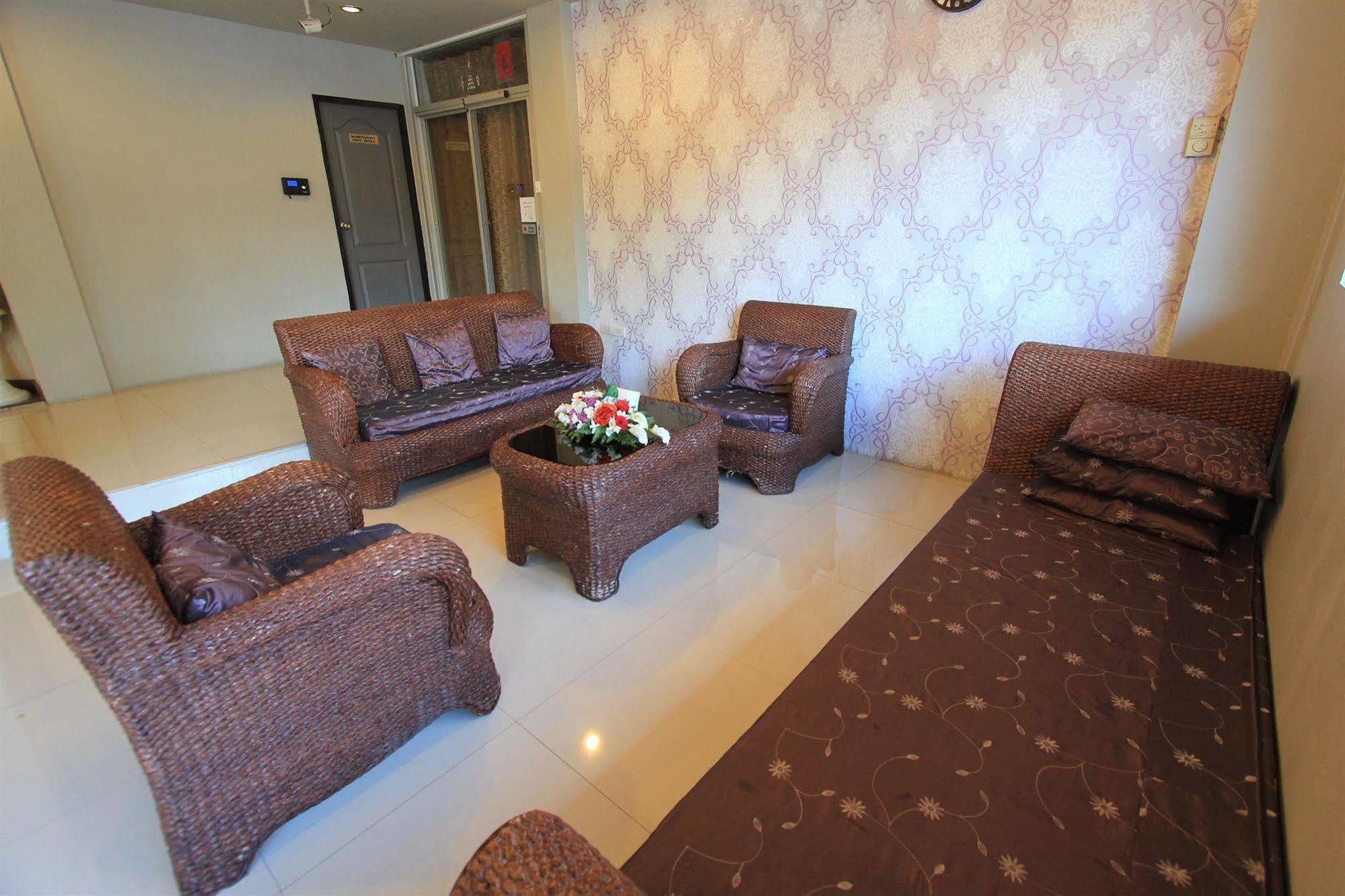 Inspire House Hotel Чиангмай Екстериор снимка